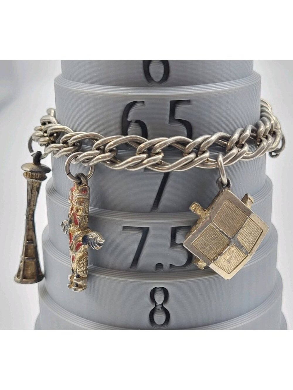 Vintage Seattle Worlds Fair Century 21 Charm Bracelet Space Needle Totem pole